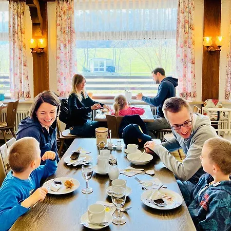 Tanneneck - Ideal Fuer Gruppen, Familien Und Hunde 3*