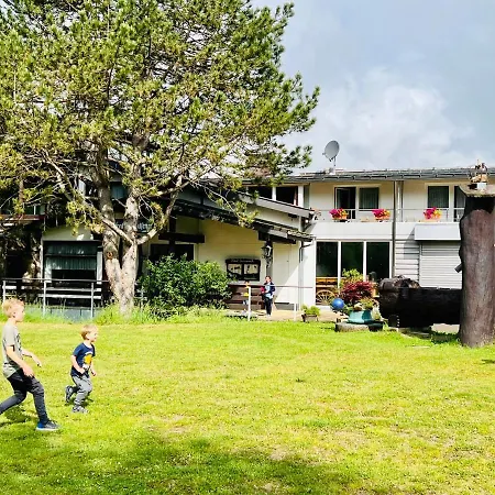 Tanneneck - Ideal Fuer Gruppen, Familien Und Hunde מלון 3*