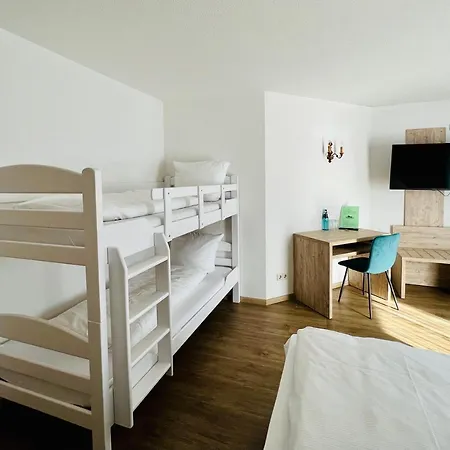 Hotel Tanneneck - Ideal Fuer Gruppen, Familien Und Hunde Loeffingen
