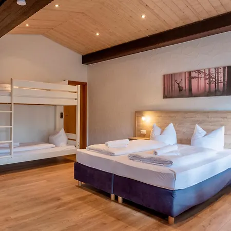Hotel Tanneneck - Ideal Fuer Gruppen, Familien Und Hunde Löffingen