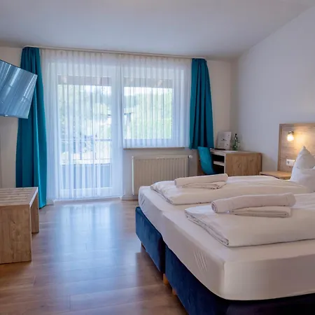 Tanneneck - Ideal Fuer Gruppen, Familien Und Hunde 3*