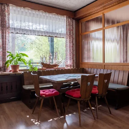 Tanneneck - Ideal Fuer Gruppen, Familien Und Hunde Hotel